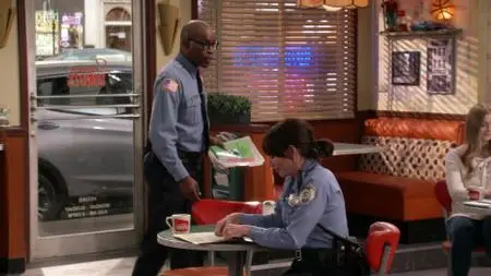 Superior Donuts S01E10
