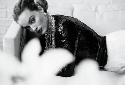 Margot Robbie by Inez & Vinoodh for Vogue US July 2019