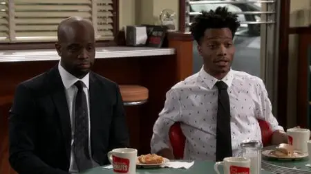 Superior Donuts S01E10