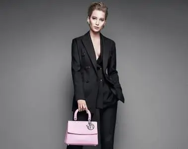 Jennifer Lawrence by Patrick Demarchelier for Miss Dior Fall/Winter 2014-15