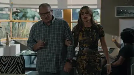 Modern Family S11E03