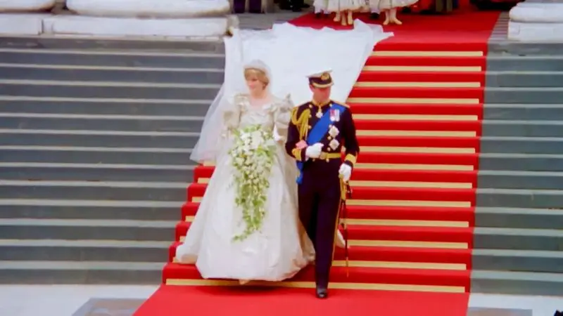 Curiosity inc - Royals Keeping the Crown: Series 1 (2021)