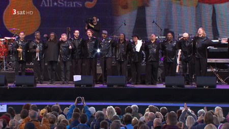 Earth, Wind And Fire Experience feat. Al McKay Allstars -  beim SWR Familienfest in Ludwigsburg (2015) [HDTV, 720p]