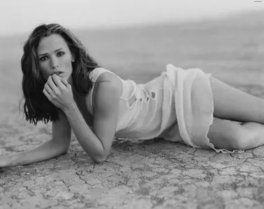 Jennifer Garner by Mark Seliger for GQ Magazine March 2003