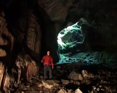 Chatyr-Dag's world. Excursion caves of the Crimea / Мир Чатыр-Дага. Экскурсионные пещеры Крыма (2007) [ReUp]