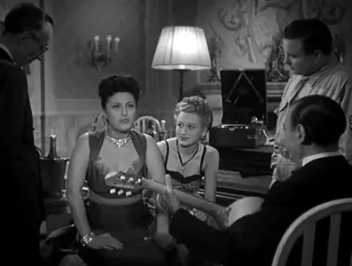 Abbasso la ricchezza! / Peddlin' in Society (1946)