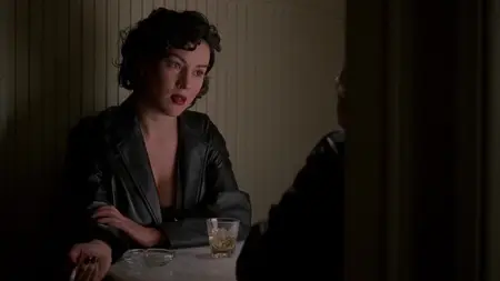 Bound (1996)