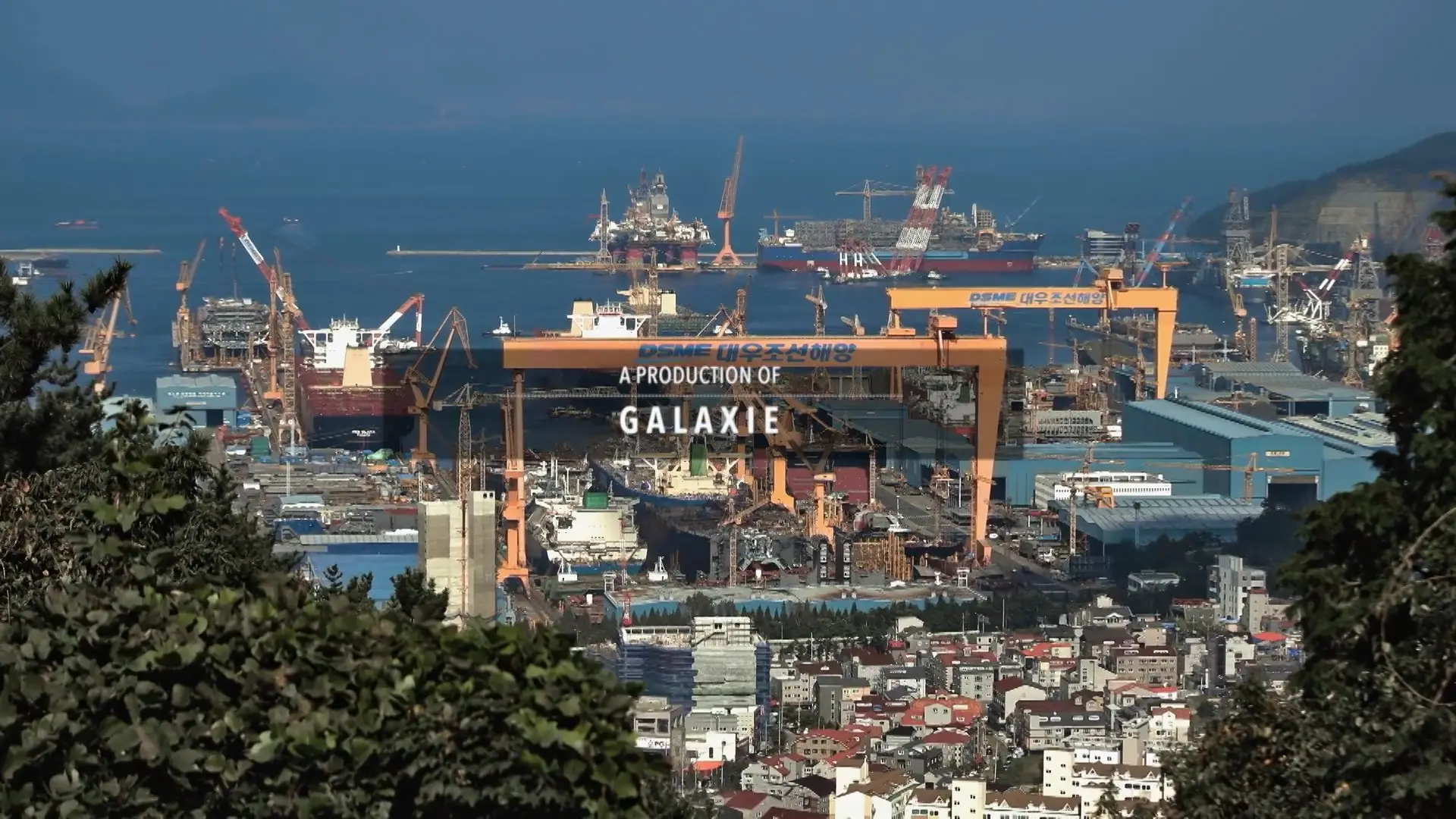 Container Ship XXL (2020) / AvaxHome