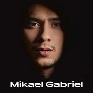 «Mikael Gabriel - Alasti» by Laura Friman,Anton Vanha-Majamaa