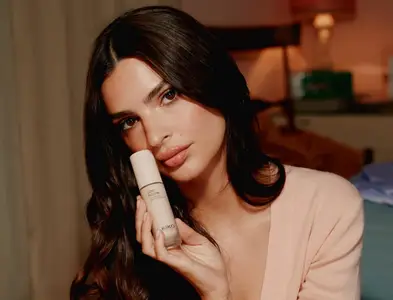 Emily Ratajkowski for Kiko Milano Love Fusion Foundation