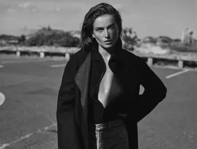 Andreea Diaconu by Annemarieke van Drimmelen for Vоgue Netherlands October 2015