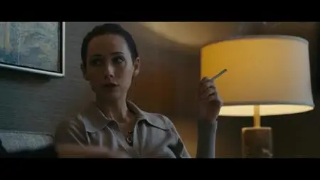 Halston S01E03