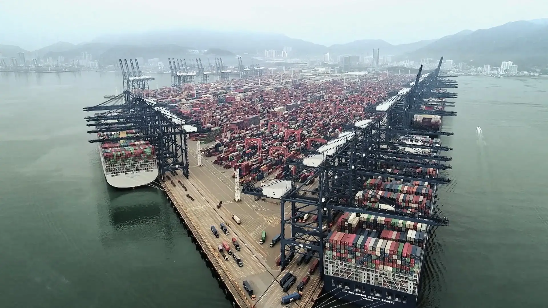 Container Ship XXL (2020) / AvaxHome