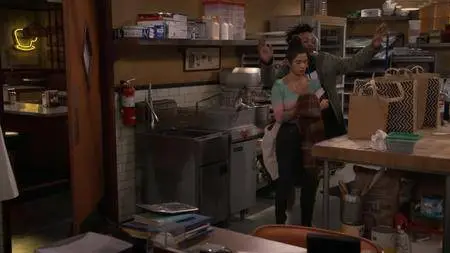 Superior Donuts S02E09