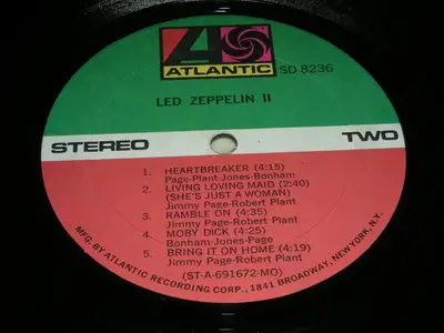 Led Zeppelin II - Original US LP Mastered By Robert Ludwig, First Pressing (pbthal rip)