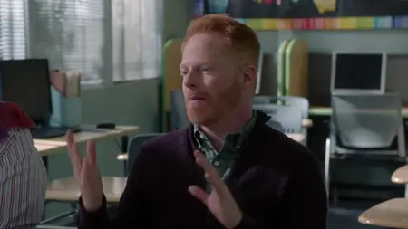Modern Family S09E18
