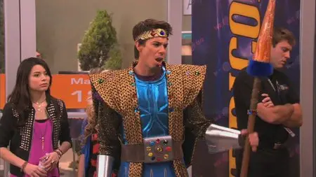 iCarly S04E06 iStart a Fan War