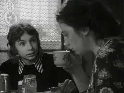 The Moon Over The Alley (1976)