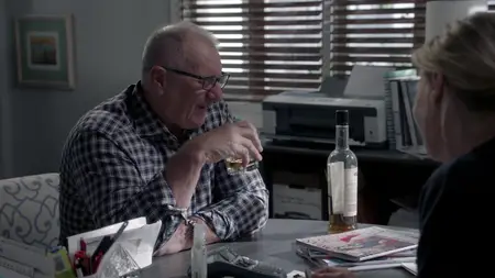 Modern Family S09E15