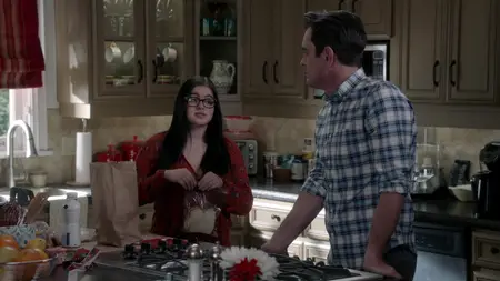 Modern Family S09E15