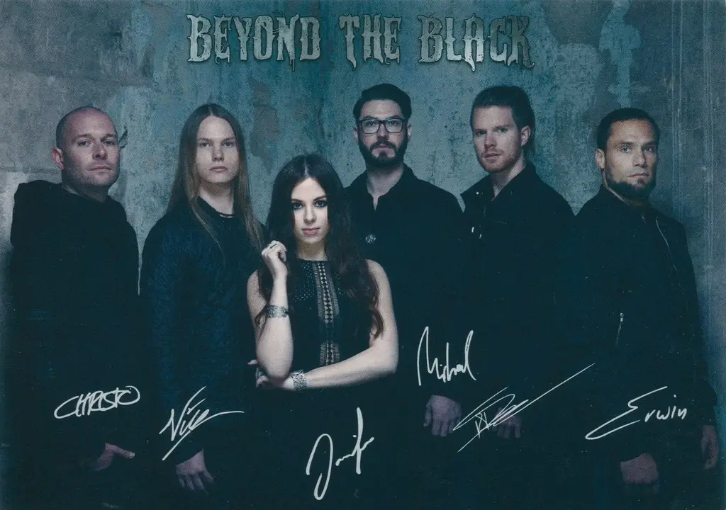 In the black. Beyond the Black - Lost in Forever (2016). CD = группа Beyond the Black. Beyond the Black лого. Beyond the Black обложки альбомов.