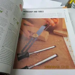 The Encyclopedia of Wood Working: The Essential Reference Guide for the Home Woodworker