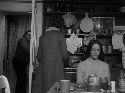 The Moon Over The Alley (1976)