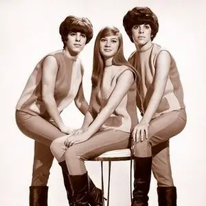 The Shangri-Las - Unforgettable Memories.