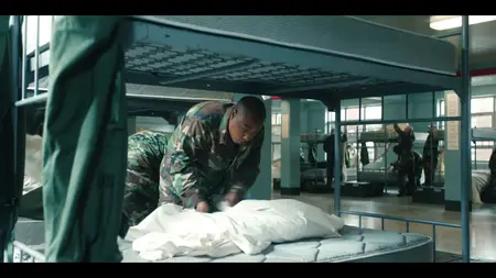 Boots S01E01