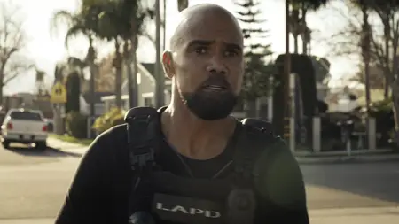 S.W.A.T. S08E17