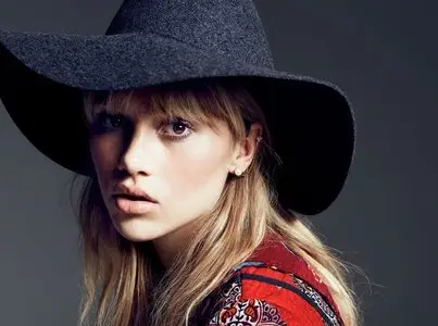 Suki Waterhouse by Marcin Tyszka for Vogue Thailand September 2015