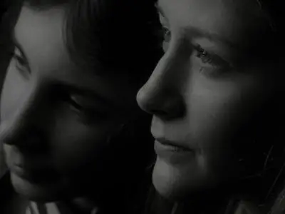 The Moon Over The Alley (1976)