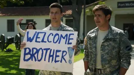 Enlisted S01E01