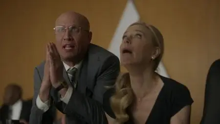 Corporate S03E01