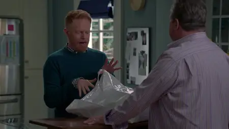 Modern Family S10E16