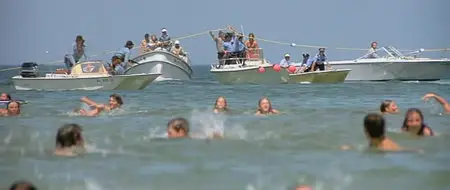 Jaws (1975) [+ Deleted Scenes, Outtakes and Comments]