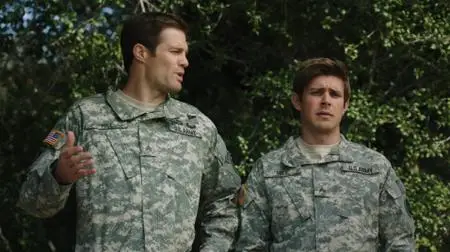 Enlisted S01E01