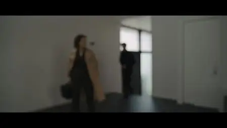 Halston S01E03
