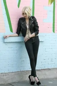 Taylor Momsen – “Material Girl” Photoshoot Press Stills 