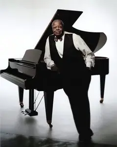 Oscar Peterson - Somebody Loves Me [4CD Box Set] (2005)