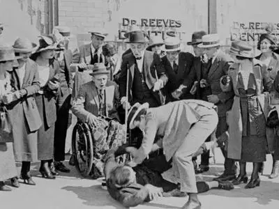 Never Weaken (1921)