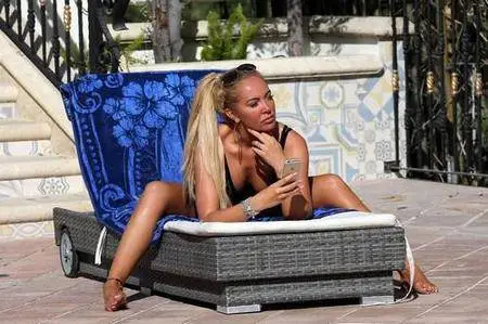 Aisleyne Horgan-Wallace - bikini by the pool in L.A., 11-26-2017