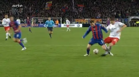 (Arte) Le ballon truqué - Comment la mafia assassine le football (2012)