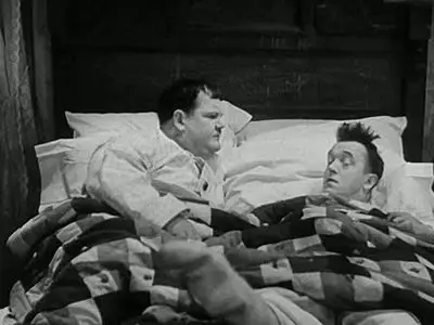 LAUREL & HARDY: Laughing Gravy (1931)