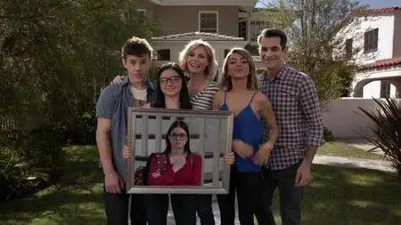 Modern Family S10E16