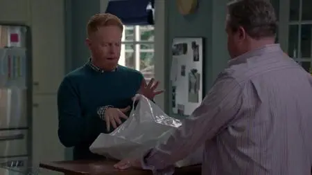 Modern Family S10E16