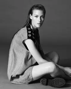 Elena Bartels by Ward Ivan Rafik for The Last Magazine