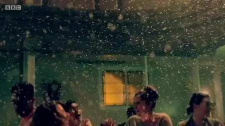 Clique S02E01