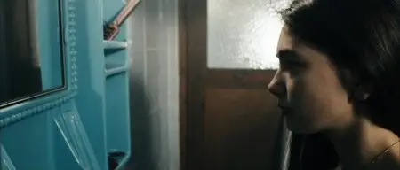 Araf / Somewhere in Between (2012)