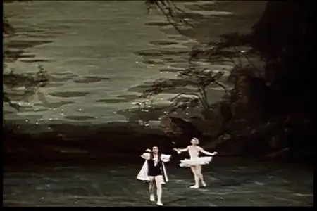 Swan Lake - Maya Plisetskaya, Nicolai Fadeyechev, Bolshoi Ballet (1957)